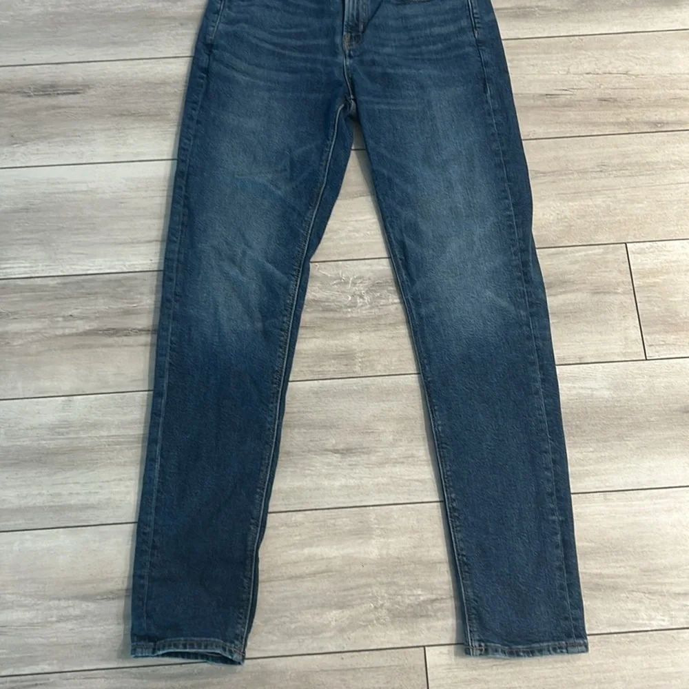 American Eagle 90s' skinny fit jeans size 2